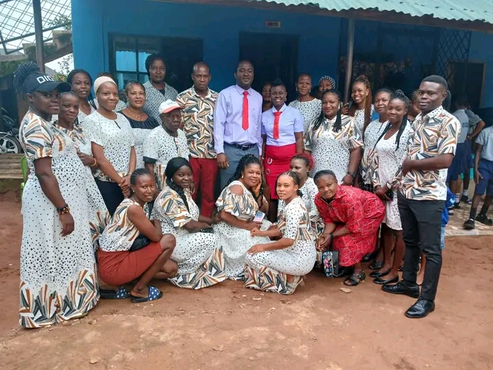 GROUP PHOTO OF STAFFS